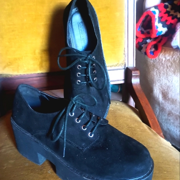 ASOS MEGA Wide Fit Lace Up Chunky Heel Shoes - Picture 3 of 7